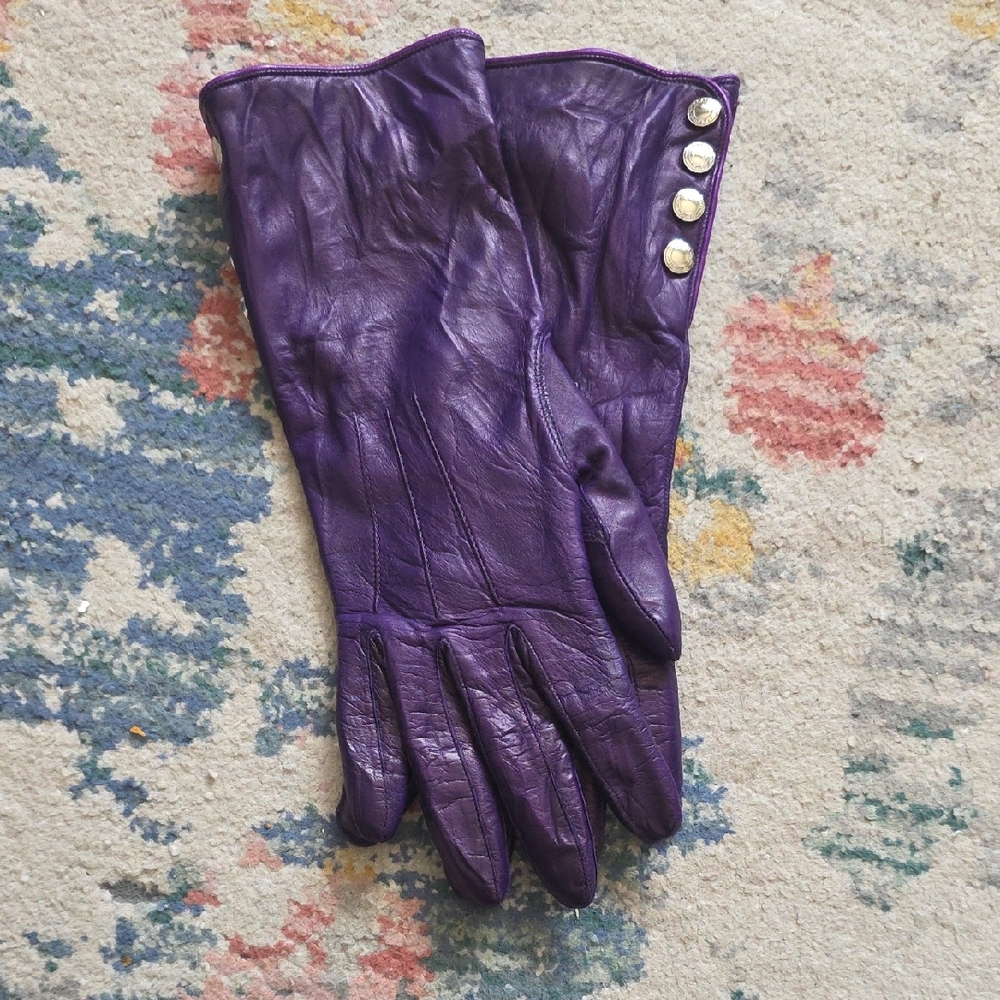 Elegant Purple Leather Gloves with Button Accents
